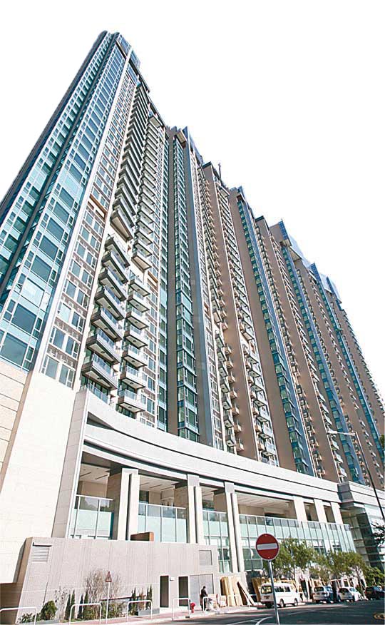 居高臨下, 享受翠綠山景及開揚市景  換樓客以$1120萬元購入牛池灣峻弦三房戶