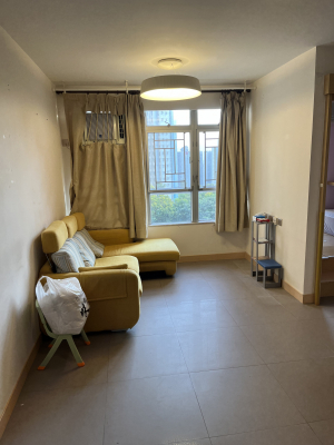 施政報告無助刺激樓市 減辣措施幫助不大 「簡約公屋」僅部份港人受惠  【慈愛苑三期】兩房 業主決心離場 割愛自救 持貨6年賬面微賺53萬 日前以$388萬元(綠表)獲承接