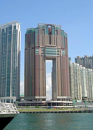 九龍站凱旋門中層呎價約16193元