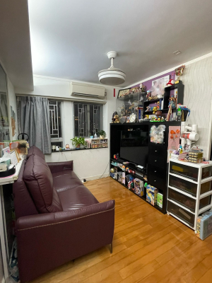 居二客睇樓多時終覓合意樓盤   宏景花園424呎2房2廳 $328萬元（綠表）成交