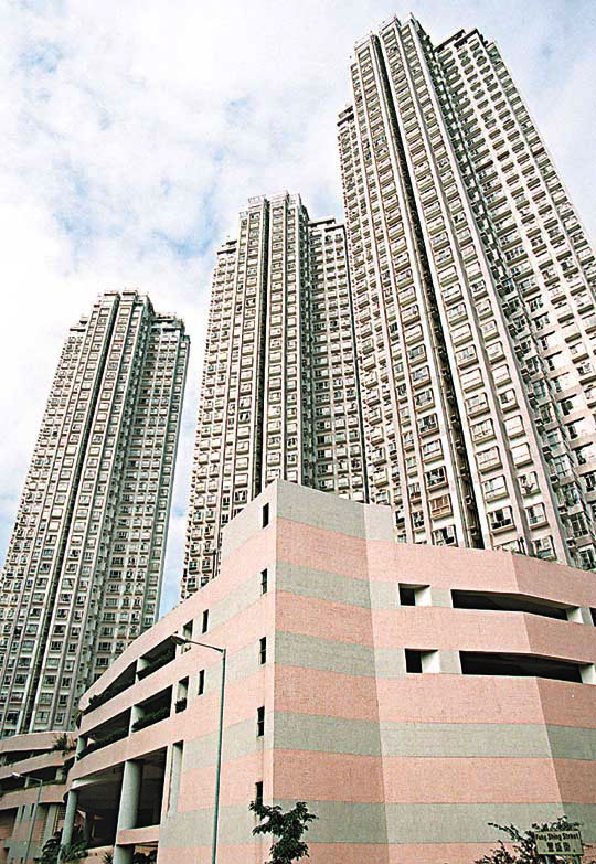 多個新盤紛錄超額認購 連帶二手市場成交價量齊升  牛池灣海港花園2房單位亦重上$600萬元成交