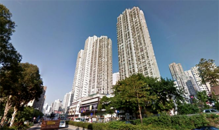 港島區黃竹坑站新盤折實每方呎售價逾$3萬元   同樣與港鐵站相距數分鐘步程 黃大仙豪苑呎價相宜近半   最新2房單位以$520萬元售出 實用呎價@15,615元