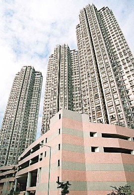 二手交投暢旺 市場盤源缺乏 換樓客無睇樓以筍價$700萬元購入牛池灣海港花園3房單位實用呎價@11725元