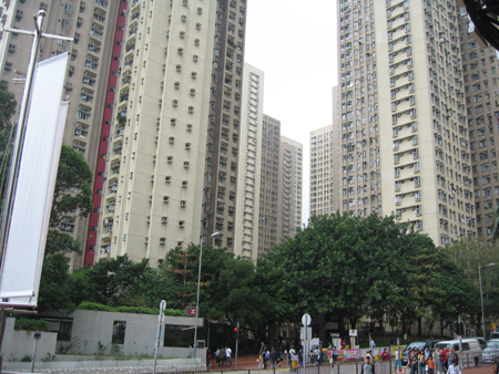 新盤頻以低市價開售 盡吸各路客源 二手業主為出貨相繼減價出售 皇牌居屋龍蟠苑最新2房以$600萬元(自由市場)售出