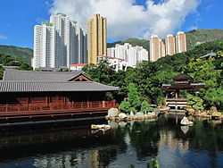 香港受疫情反覆及加息影響 雙重夾擊下 樓市氣氛持續淡靜 各界期望下月施政報告可適度減辣 振興樓市 鑽石山宏景花園3房單位以居二市場價$510萬元沽出 減幅約9%