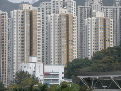 樓市氣氛再度升温 啟德「地王」新盤首兩輪銷售全數沽清 一手新盤銷情熾熱 連帶二手市場亦百花齊放 牛池灣新麗花園最新兩房單位以(自由市場)$400萬元沽出
