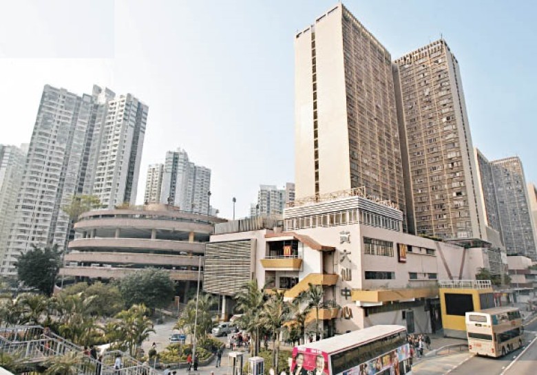 九龍公屋王黃大仙下村罕有1人單位放售 白居二客睇樓一次即決定購入 最新開放式單位以 $130萬元(綠表)成交 實用呎價@8,965元